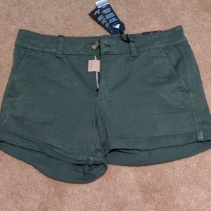 American Eagle Low Rise midi shorts